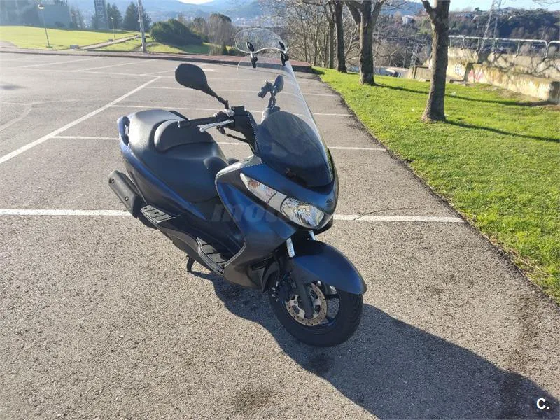 Suzuki Burgman 200 2100 € 2011 Bizkaia - 1