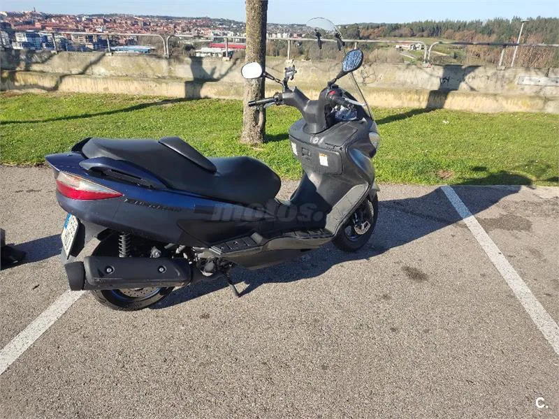 Suzuki Burgman 200 2100 € 2011 Bizkaia - 2