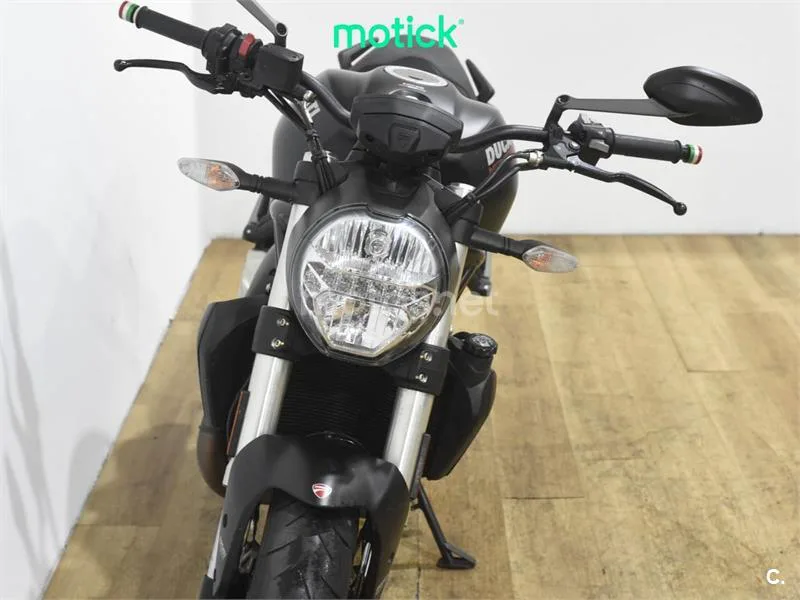 Ducati Monster 821 – Vista 11