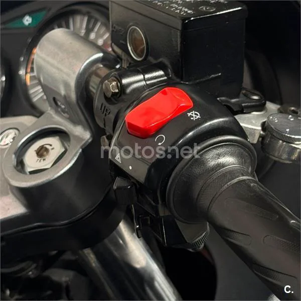Suzuki GSX 750F – Vista 14