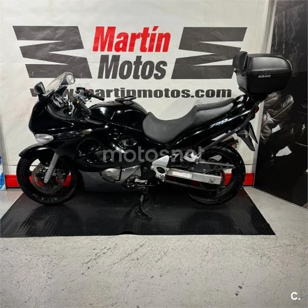 Suzuki GSX 750F – Vista 7