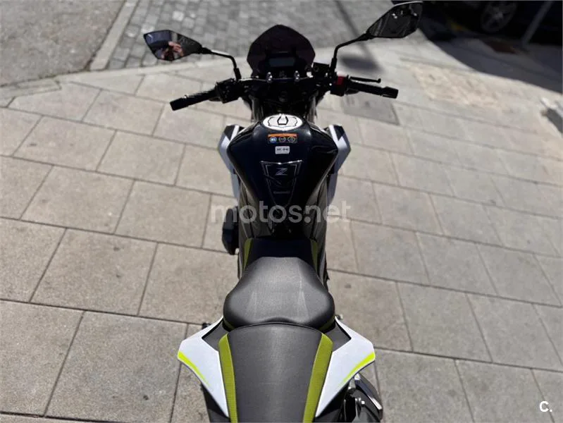 Kawasaki Z125 – Vista 12