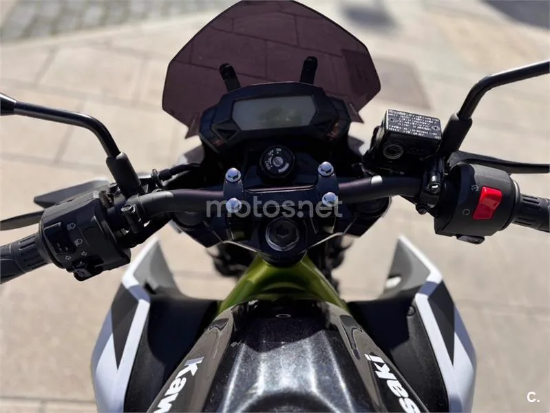 Kawasaki Z125 – Vista 14