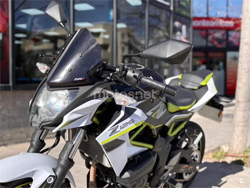 Kawasaki Z125 – Vista 17
