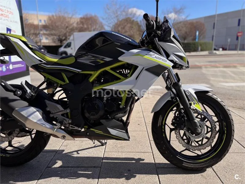 Kawasaki Z125 – Vista 8