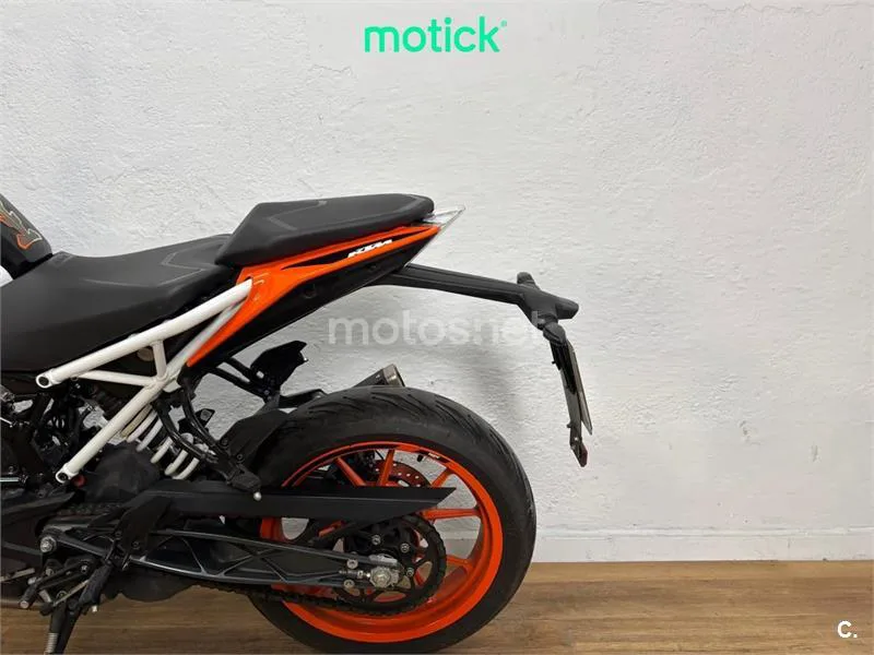 KTM 125 – Vista 9