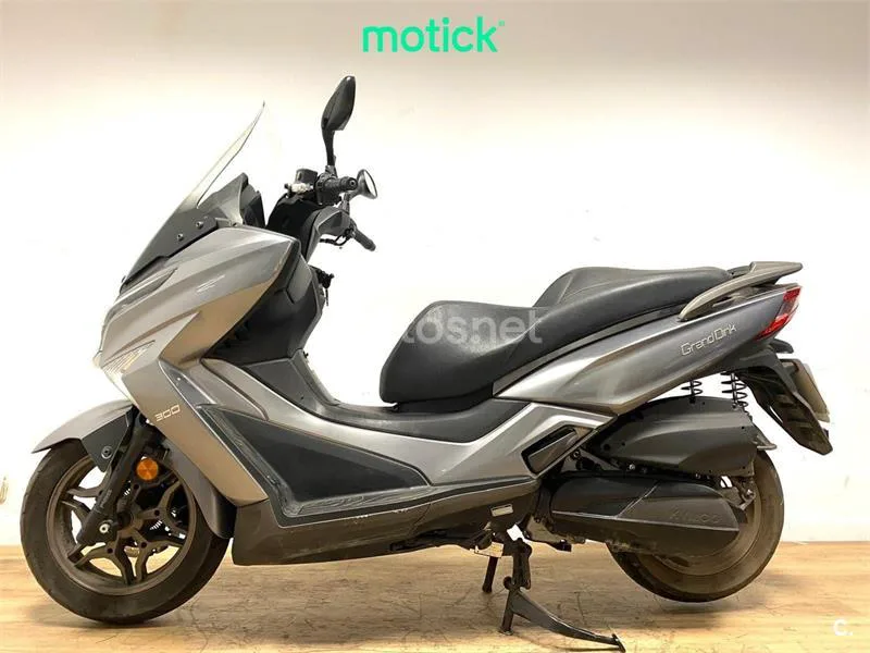 Kymco Grand Dink 300 – Vista 7