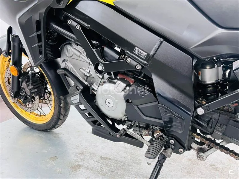 Suzuki V-Strom 650 XT – Vista 10