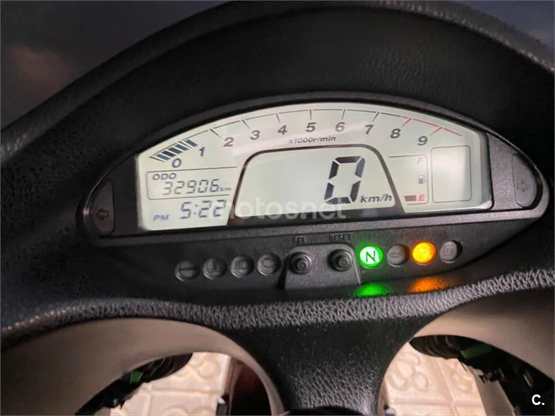 Honda DN 01 – Vista 17