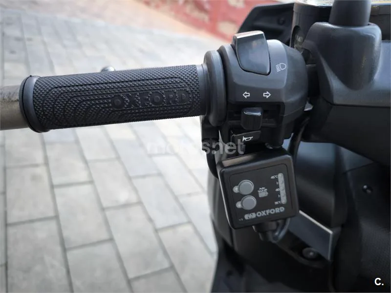 Yamaha XMAX 400 – Vista 8