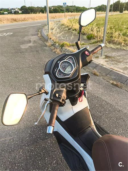 SYM HD 300 – Vista 6