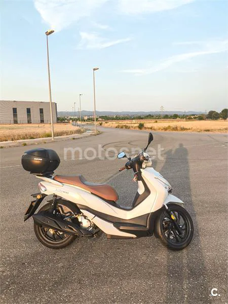 SYM HD 300 – Vista 10