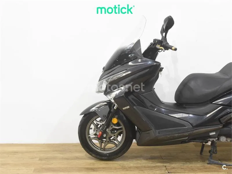Kymco Grand Dink 125 – Vista 8