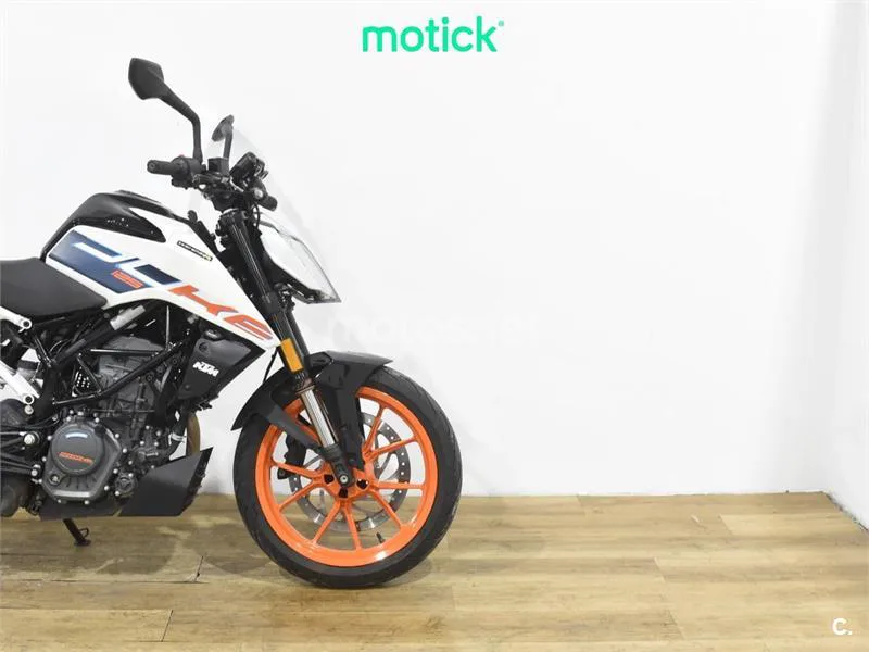 KTM 125 – Vista 4