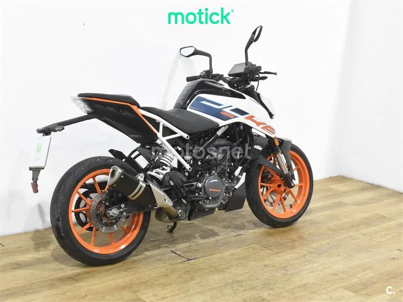 KTM 125 – Vista 10