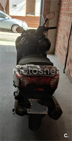 Kymco Super Dink 300i – Vista 5