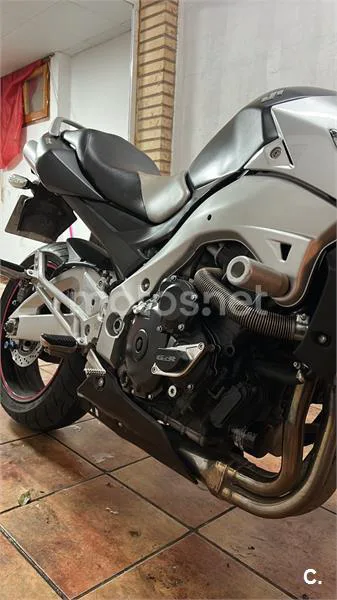 Suzuki GSR 600 – Vista 10