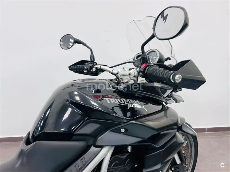 Triumph Tiger 800 – Vista 7