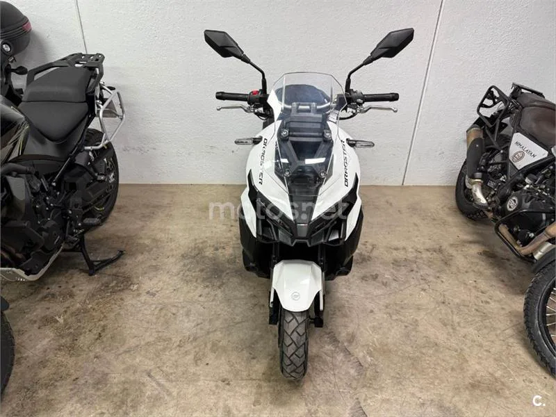 Keeway Vieste 300 XDV – Vista 3