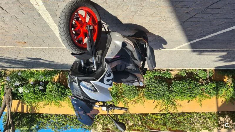 Aprilia SR GT 200 – Vista 3