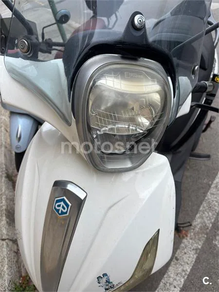 Piaggio Beverly Sport Touring 350 – Vista 3