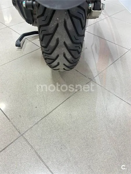 Piaggio MP3 – Vista 17