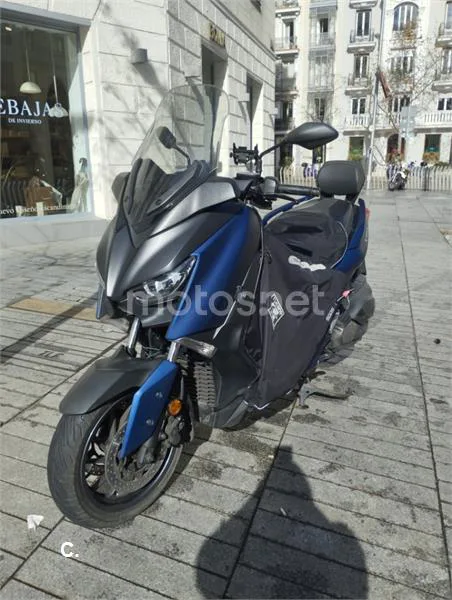 Yamaha XMAX 400 – Vista 2