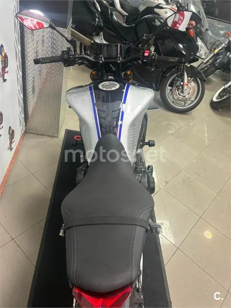 Yamaha MT-09 – Vista 9