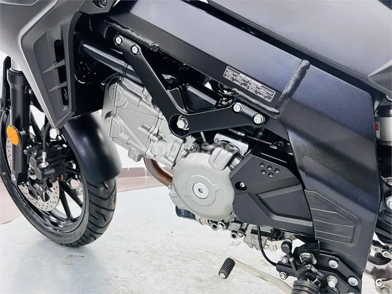 Suzuki V-Strom 650 – Vista 11