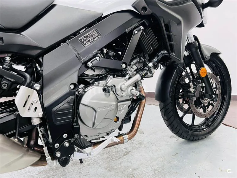 Suzuki V-Strom 650 – Vista 8