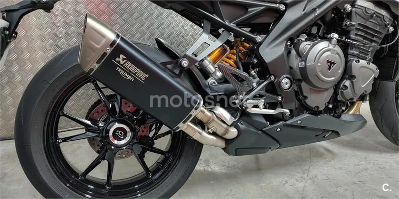Triumph Speed Triple – Vista 10