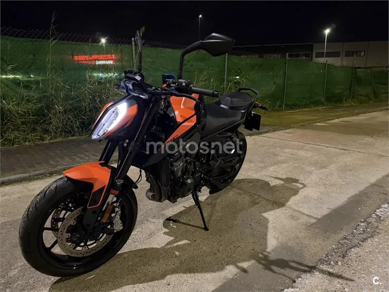 KTM 890 – Vista 6