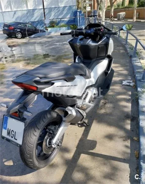 Honda Forza 750 – Vista 2