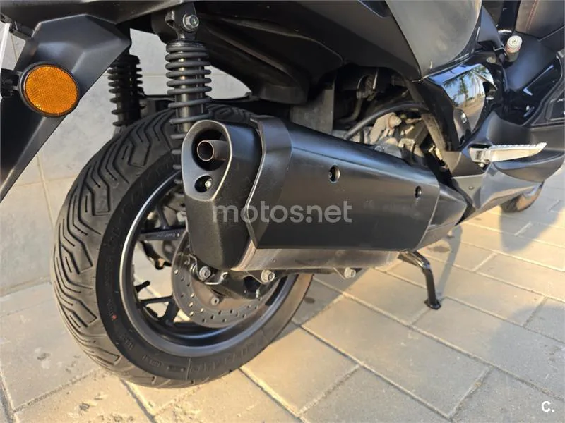 Yamaha XMAX 300 – Vista 15