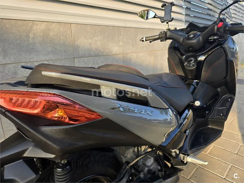 Yamaha XMAX 300 – Vista 16