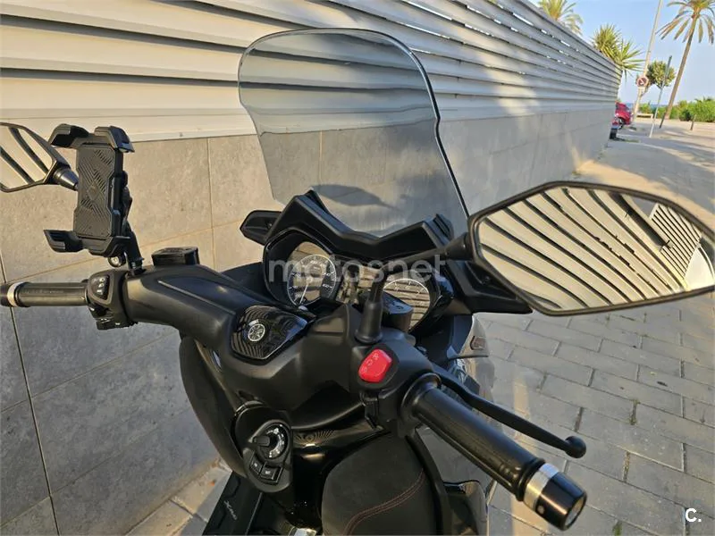 Yamaha XMAX 300 – Vista 18
