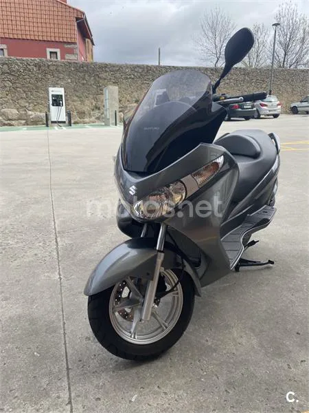 Suzuki Burgman 200 – Vista 3