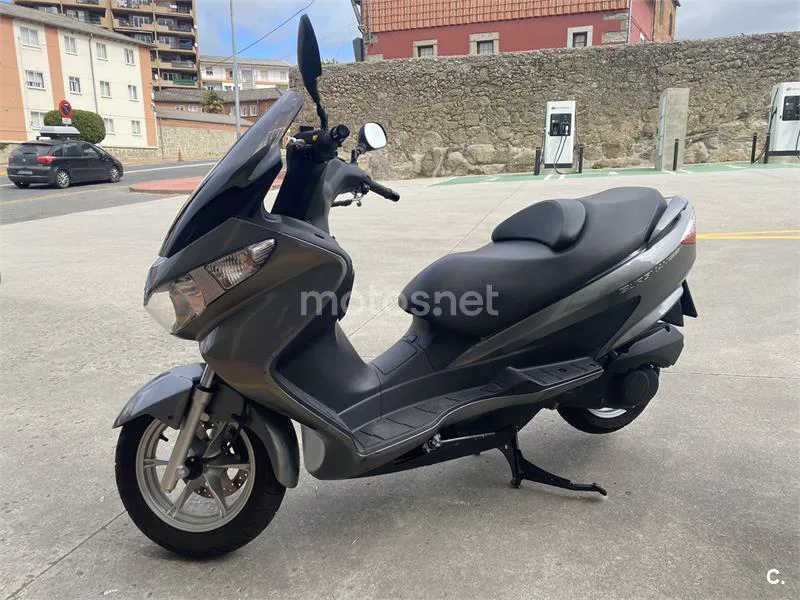 Suzuki Burgman 200 – Vista 4