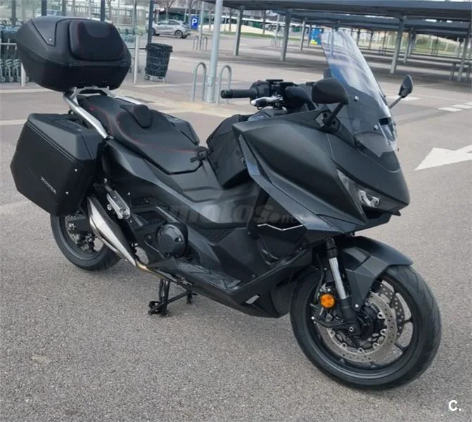 Honda Forza 750 – Vista 2