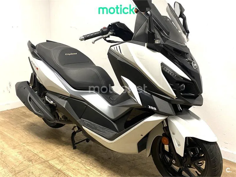 SYM Cruisym – Vista 6
