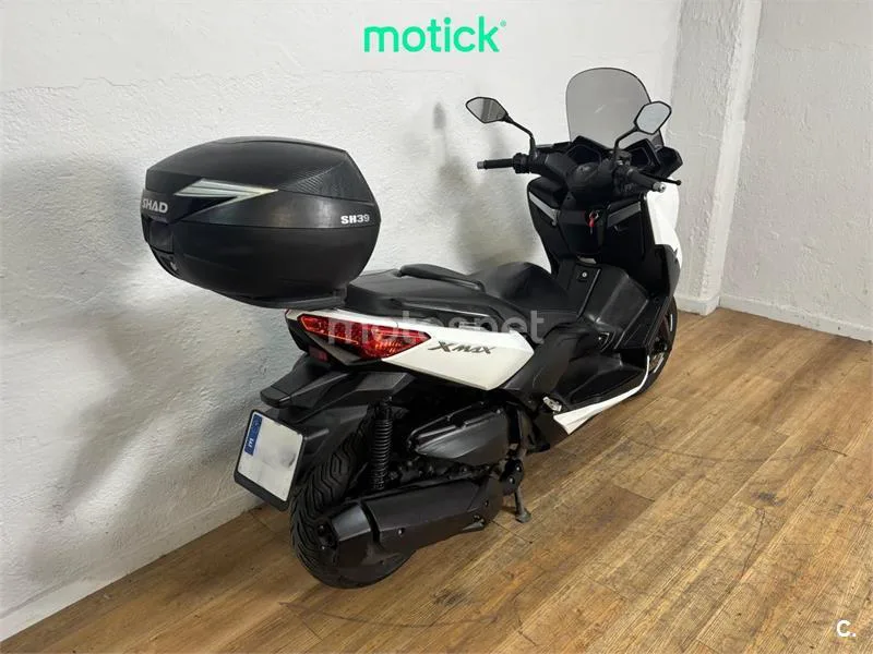 Yamaha XMAX 400 – Vista 10