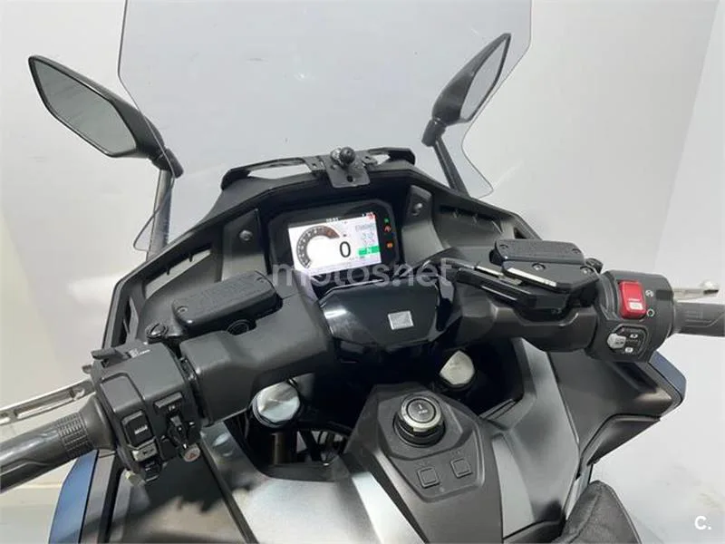 Honda Forza 750 – Vista 7