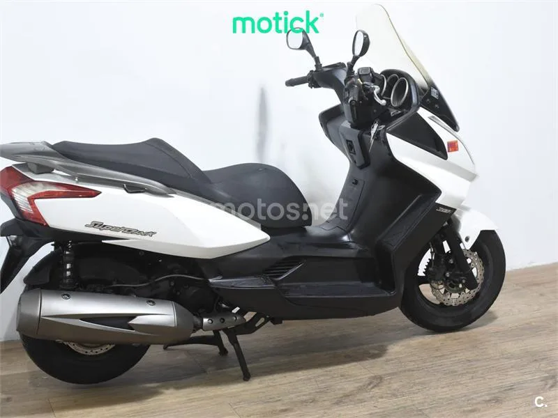 Kymco Super Dink 300 – Vista 10