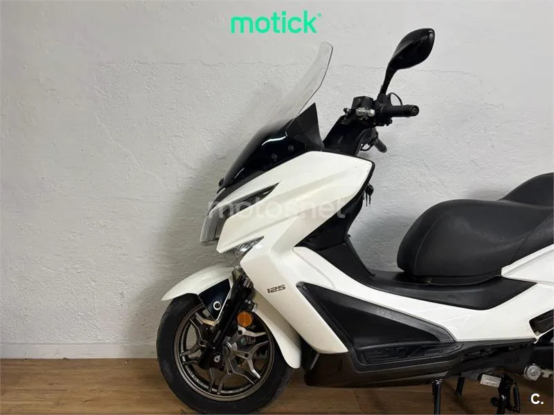 Kymco Grand Dink 125 – Vista 8