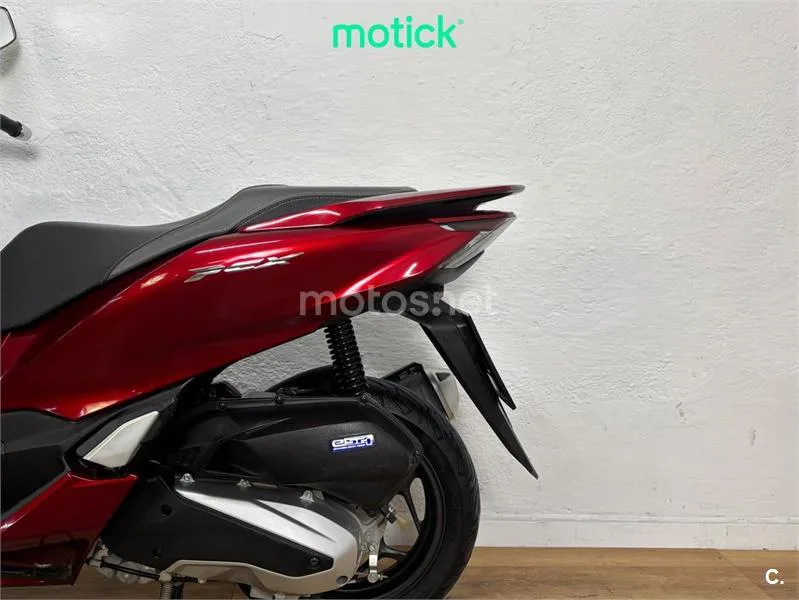 Honda PCX 125 – Vista 9
