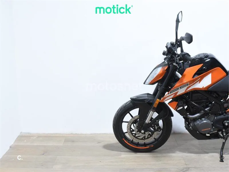 KTM 125 – Vista 8