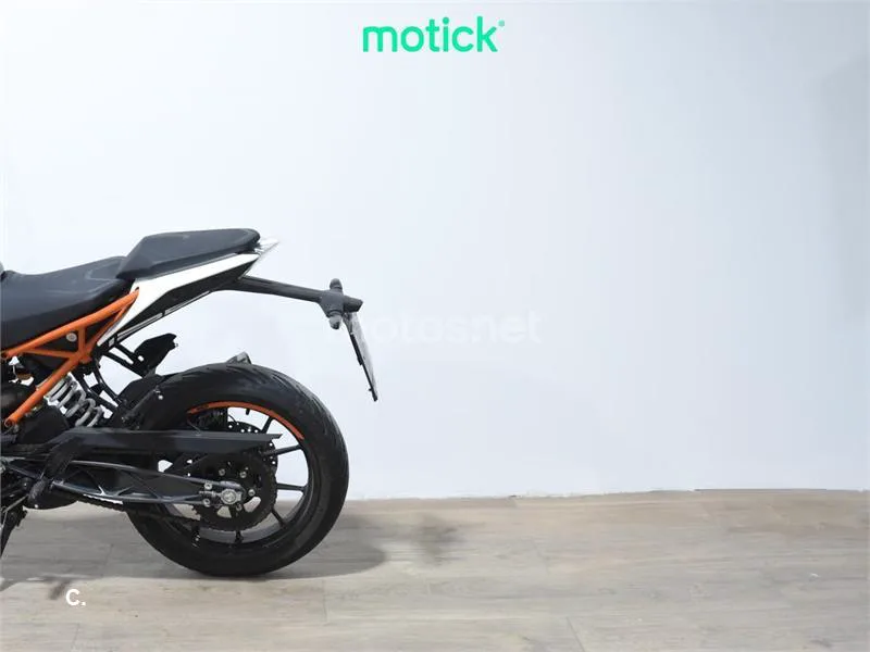 KTM 125 – Vista 9