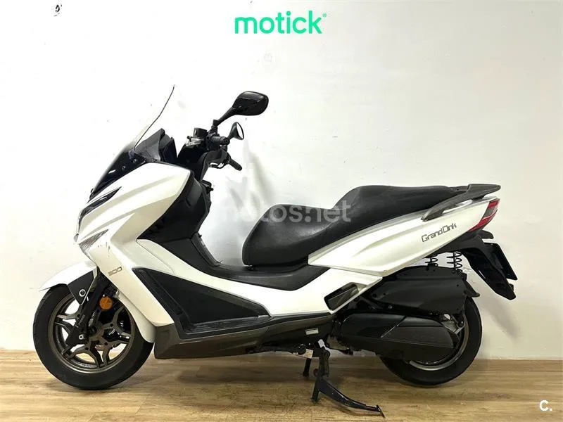 Kymco Grand Dink 300 – Vista 5
