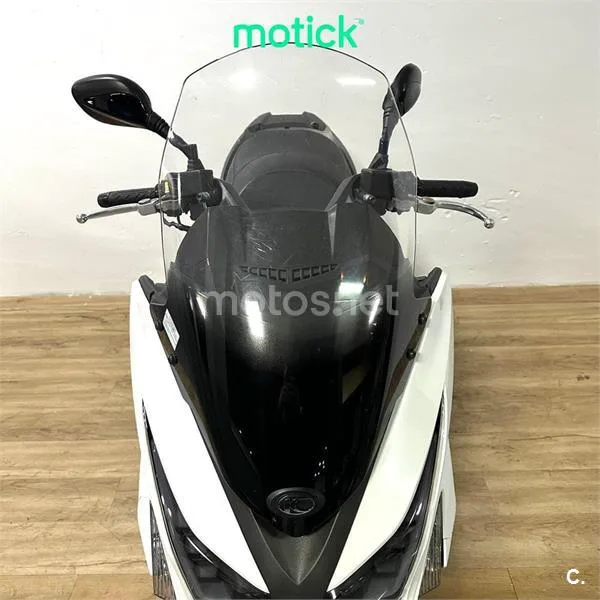 Kymco Grand Dink 300 – Vista 8