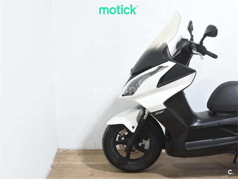 Kymco Super Dink 300 – Vista 8